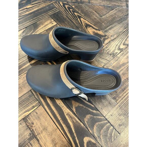 Crocs Sarah Clog Mule Dual Comfort Expresso Rubber Suede Women 10 Neutral Hobbit - Picture 9 of 13